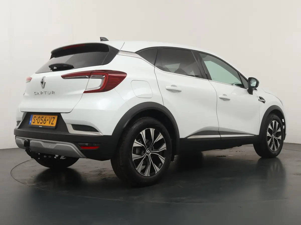techno mild hybrid 140 | Trekhaak | Parkeercamera | Navigatie |