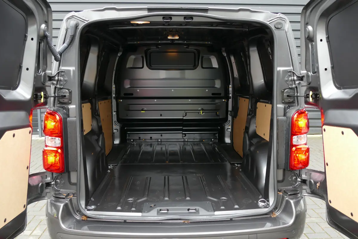 2.0 CDTI 180PK L2H1 INNOVATION AUTOMAAT / NAVI / AIRCO / CAMERA / 17" LMV / KEYLESS / 3-ZITS / BLUETOOTH / ADAPT. CRUISECONTROL / 1E EIGENAAR / SCHITTERENDE STAAT !!