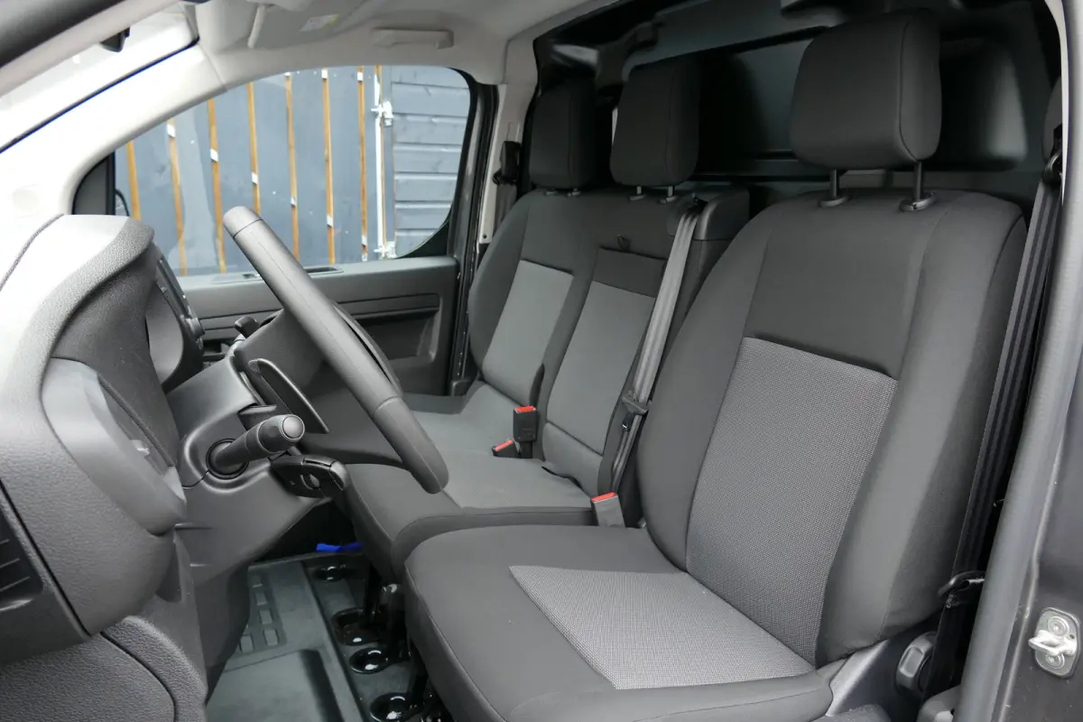 2.0 CDTI 180PK L2H1 INNOVATION AUTOMAAT / NAVI / AIRCO / CAMERA / 17" LMV / KEYLESS / 3-ZITS / BLUETOOTH / ADAPT. CRUISECONTROL / 1E EIGENAAR / SCHITTERENDE STAAT !!