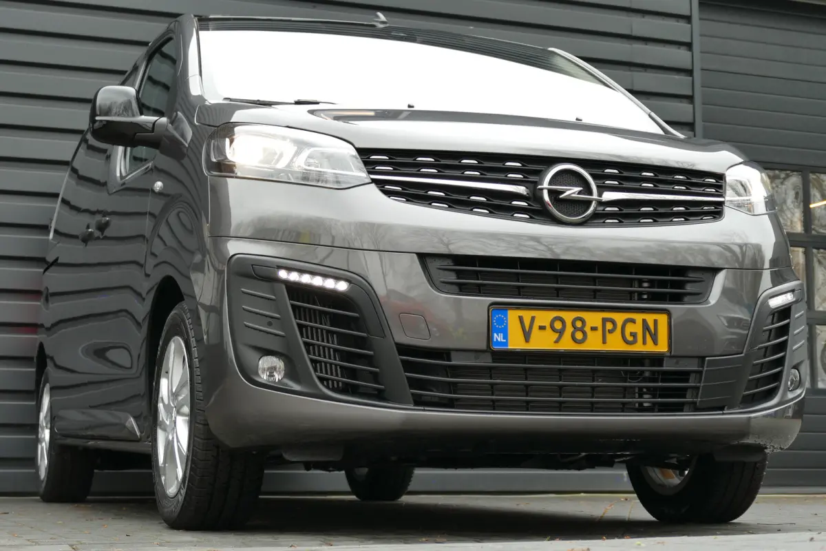 2.0 CDTI 180PK L2H1 INNOVATION AUTOMAAT / NAVI / AIRCO / CAMERA / 17" LMV / KEYLESS / 3-ZITS / BLUETOOTH / ADAPT. CRUISECONTROL / 1E EIGENAAR / SCHITTERENDE STAAT !!