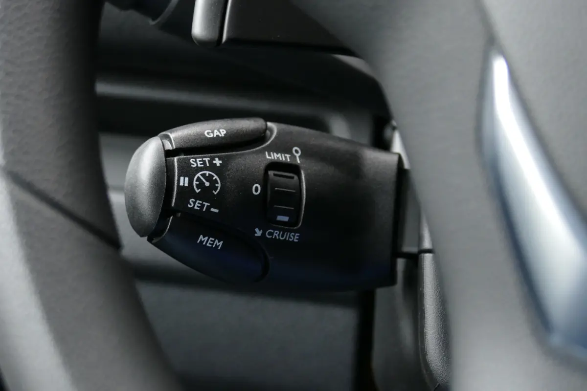 2.0 CDTI 180PK L2H1 INNOVATION AUTOMAAT / NAVI / AIRCO / CAMERA / 17" LMV / KEYLESS / 3-ZITS / BLUETOOTH / ADAPT. CRUISECONTROL / 1E EIGENAAR / SCHITTERENDE STAAT !!