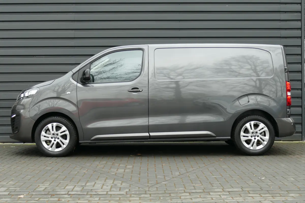 2.0 CDTI 180PK L2H1 INNOVATION AUTOMAAT / NAVI / AIRCO / CAMERA / 17" LMV / KEYLESS / 3-ZITS / BLUETOOTH / ADAPT. CRUISECONTROL / 1E EIGENAAR / SCHITTERENDE STAAT !!