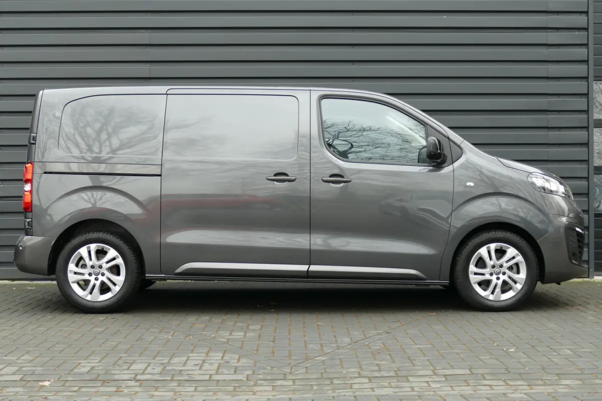 2.0 CDTI 180PK L2H1 INNOVATION AUTOMAAT / NAVI / AIRCO / CAMERA / 17" LMV / KEYLESS / 3-ZITS / BLUETOOTH / ADAPT. CRUISECONTROL / 1E EIGENAAR / SCHITTERENDE STAAT !!