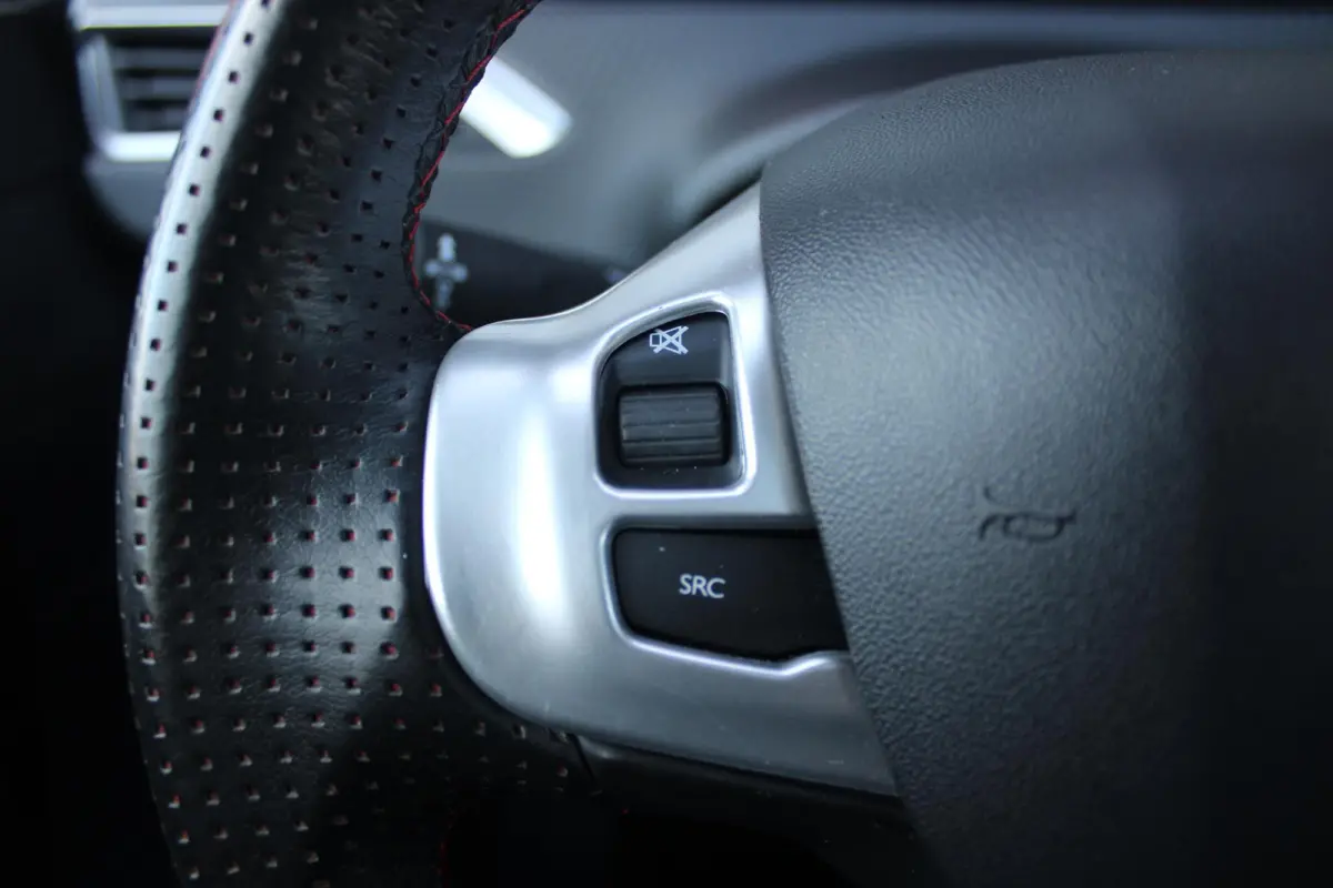 1.2 130PK GT-LINE | PANORAMA DAK | GRIP CONTROL | CRUISE CONTROL | DAB+ RADIO | APPLE CARPLAY/ANDROID AUTO | NAVIGATIE | ACHTERUITRIJ CAMERA | 17" LICHTMETALEN VELGEN "BLACK" | CLIMATE CONTR