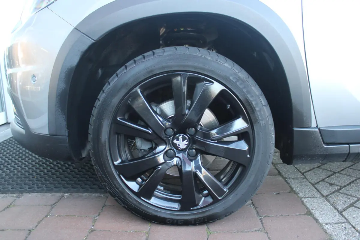 1.2 130PK GT-LINE | PANORAMA DAK | GRIP CONTROL | CRUISE CONTROL | DAB+ RADIO | APPLE CARPLAY/ANDROID AUTO | NAVIGATIE | ACHTERUITRIJ CAMERA | 17" LICHTMETALEN VELGEN "BLACK" | CLIMATE CONTR