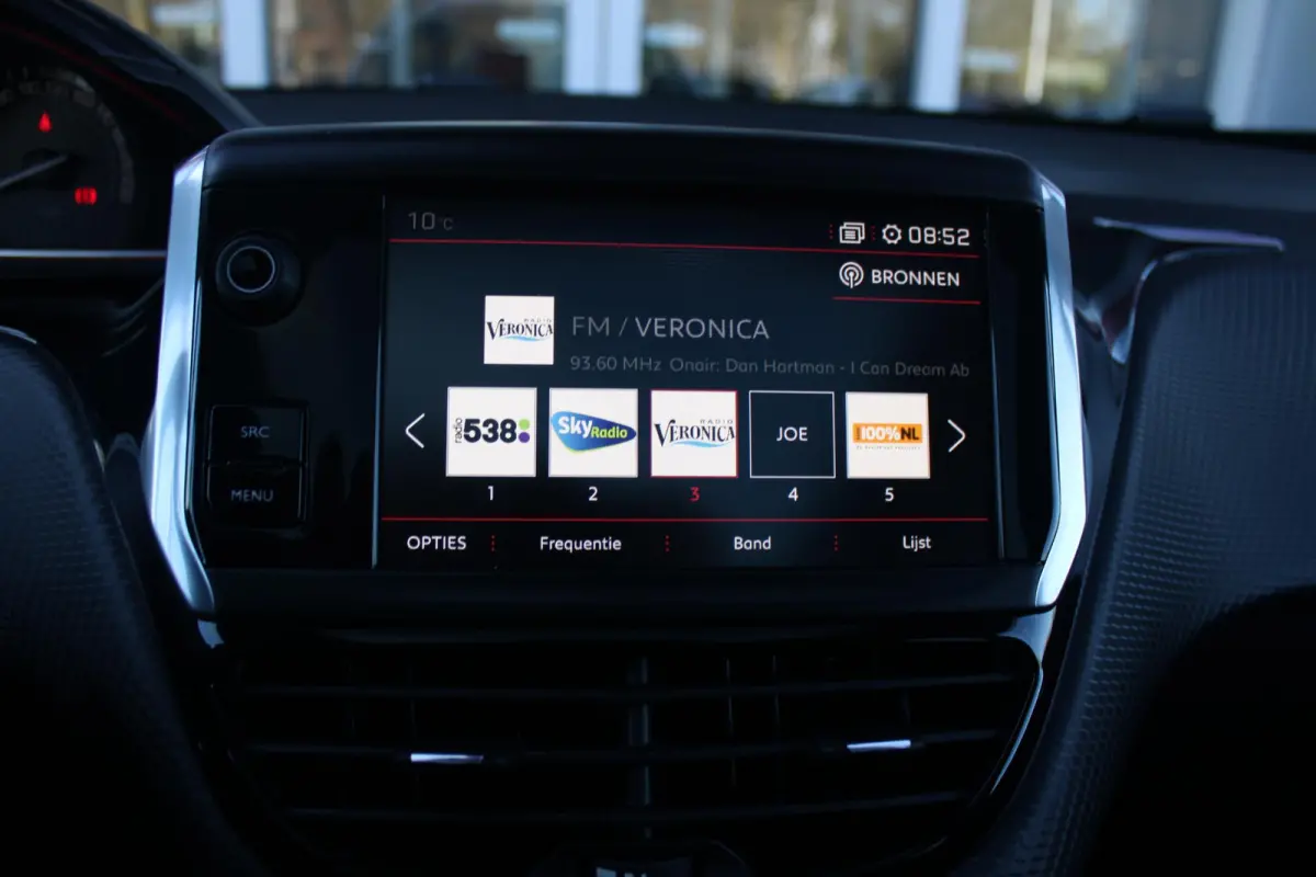 1.2 130PK GT-LINE | PANORAMA DAK | GRIP CONTROL | CRUISE CONTROL | DAB+ RADIO | APPLE CARPLAY/ANDROID AUTO | NAVIGATIE | ACHTERUITRIJ CAMERA | 17" LICHTMETALEN VELGEN "BLACK" | CLIMATE CONTR