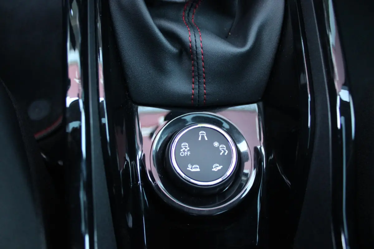 1.2 130PK GT-LINE | PANORAMA DAK | GRIP CONTROL | CRUISE CONTROL | DAB+ RADIO | APPLE CARPLAY/ANDROID AUTO | NAVIGATIE | ACHTERUITRIJ CAMERA | 17" LICHTMETALEN VELGEN "BLACK" | CLIMATE CONTR