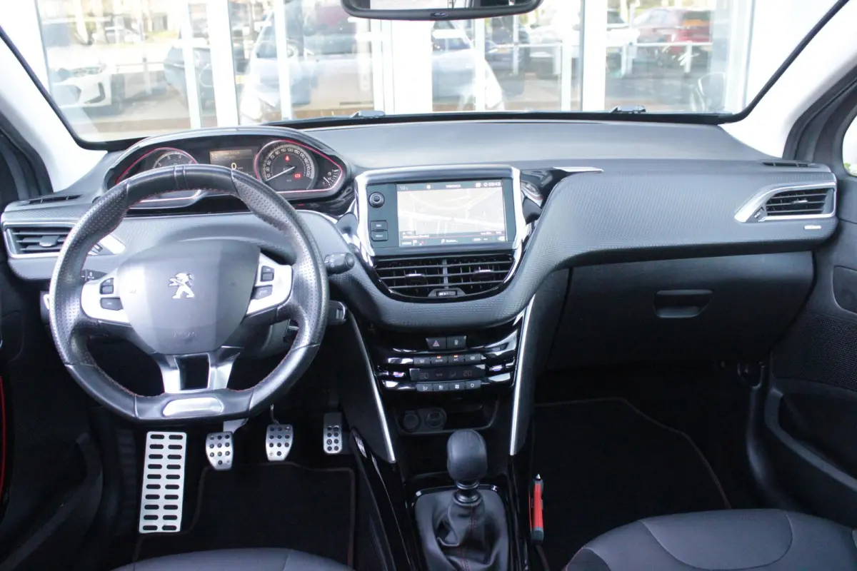 1.2 130PK GT-LINE | PANORAMA DAK | GRIP CONTROL | CRUISE CONTROL | DAB+ RADIO | APPLE CARPLAY/ANDROID AUTO | NAVIGATIE | ACHTERUITRIJ CAMERA | 17" LICHTMETALEN VELGEN "BLACK" | CLIMATE CONTR