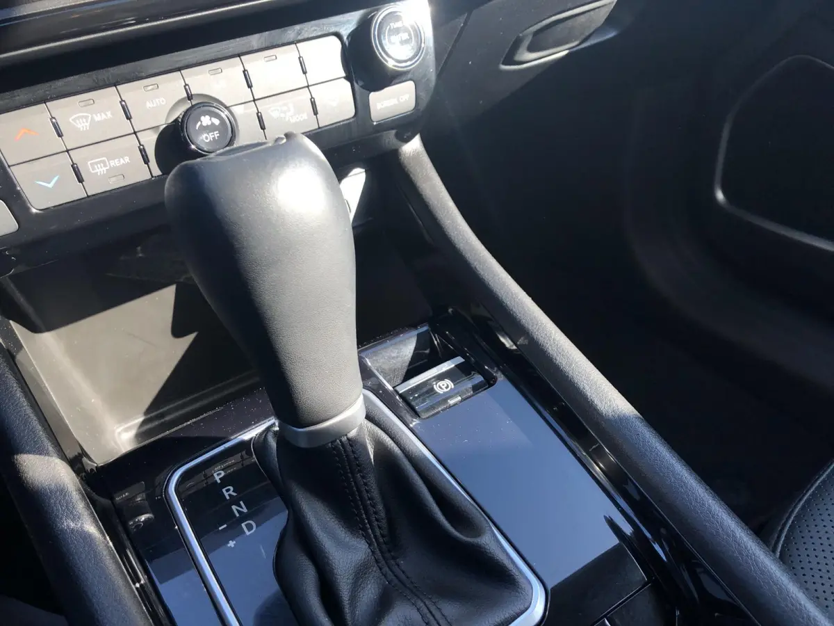 1.5T e-Hybrid Summit AUTOMAAT|LEER|CLIMATE|APPLE/ANDROID|CAMERA|PDC|18"
