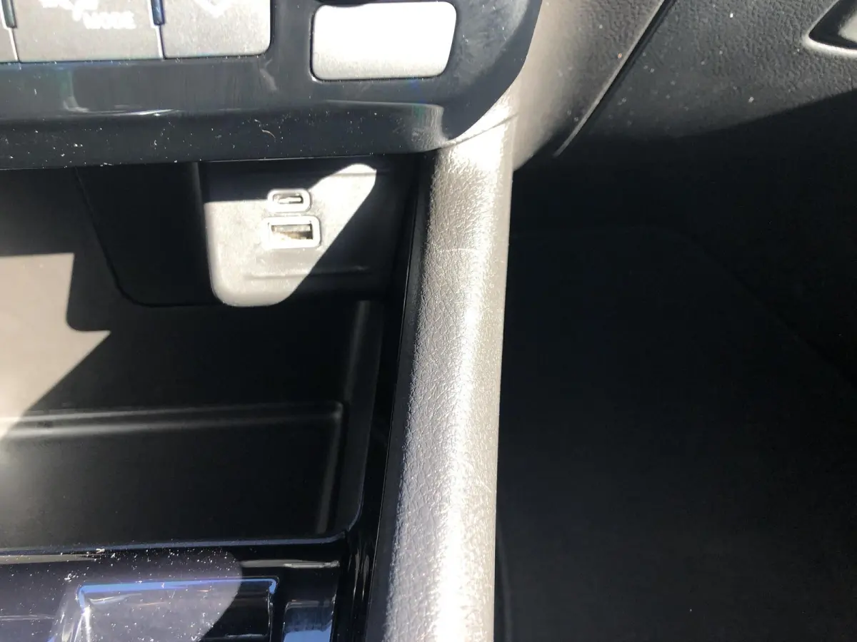 1.5T e-Hybrid Summit AUTOMAAT|LEER|CLIMATE|APPLE/ANDROID|CAMERA|PDC|18"