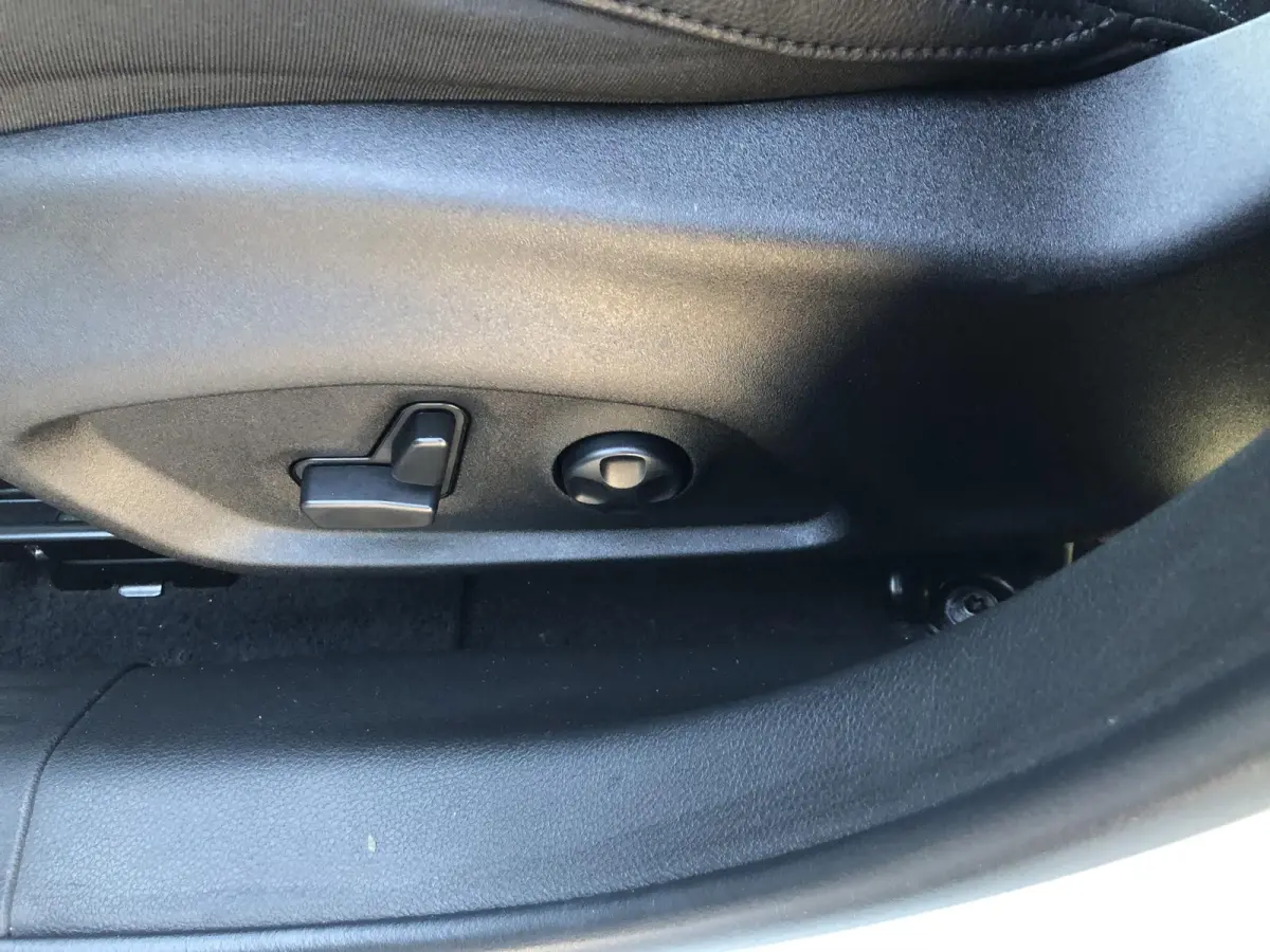 1.5T e-Hybrid Summit AUTOMAAT|LEER|CLIMATE|APPLE/ANDROID|CAMERA|PDC|18"