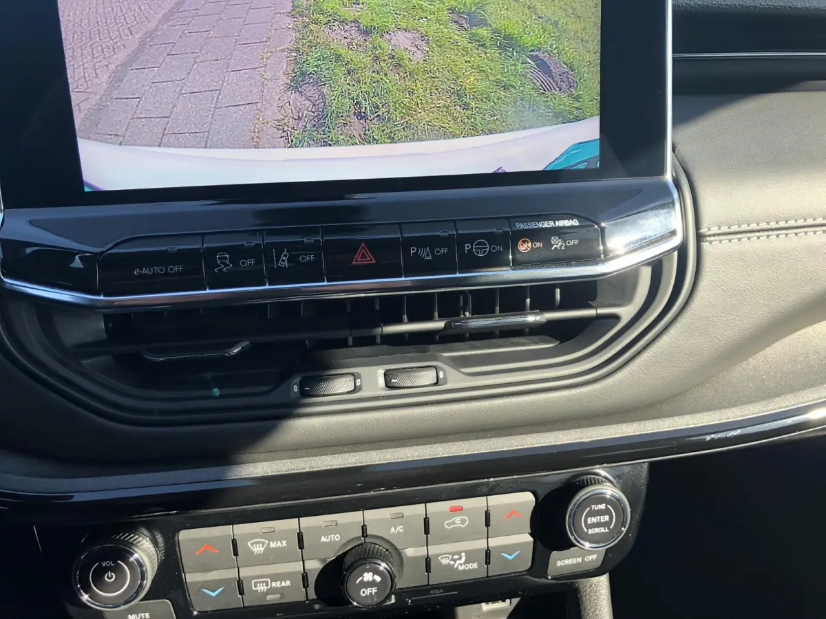 1.5T e-Hybrid Summit AUTOMAAT|LEER|CLIMATE|APPLE/ANDROID|CAMERA|PDC|18"