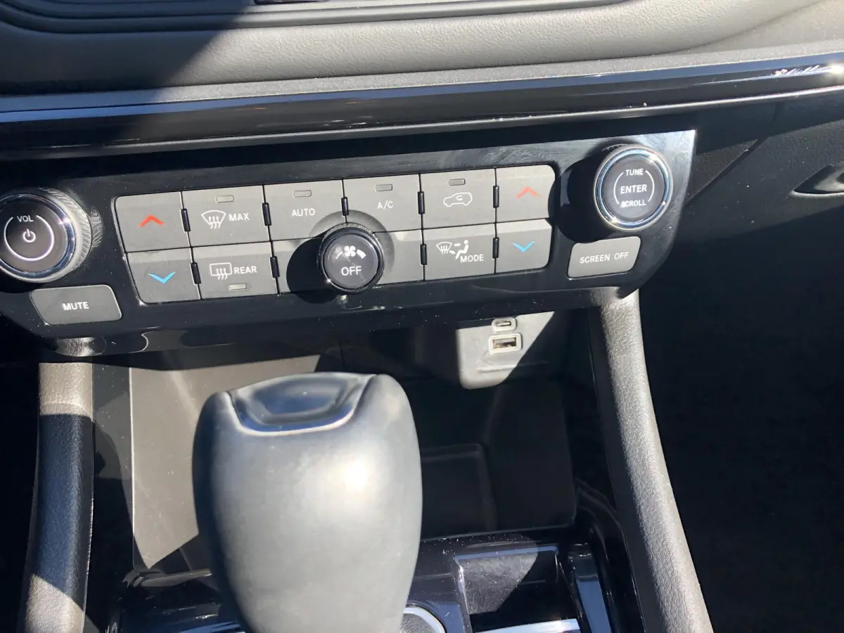 1.5T e-Hybrid Summit AUTOMAAT|LEER|CLIMATE|APPLE/ANDROID|CAMERA|PDC|18"