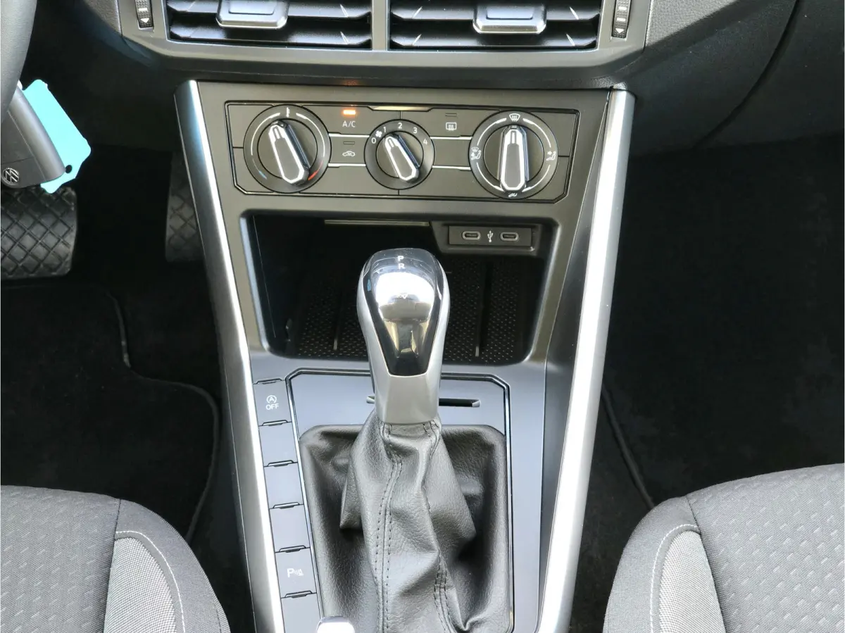 1.0 TSI Life Edition - 95 Pk - Euro 6 - AUTOMAAT - ParkeerCamera - AppleCarplay AndroidAuto
