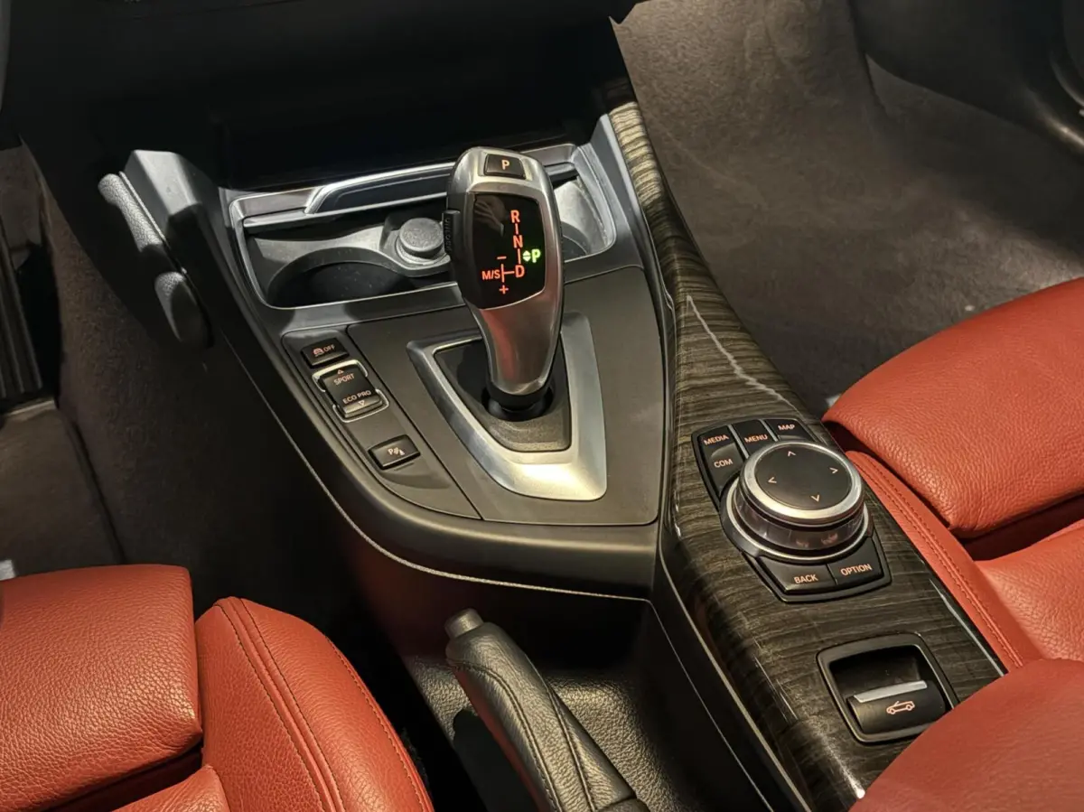 220i M Sport 184pk AUT LCI|Facelift|H&K|18''|Leder|Camera|Navi|Shodowline|