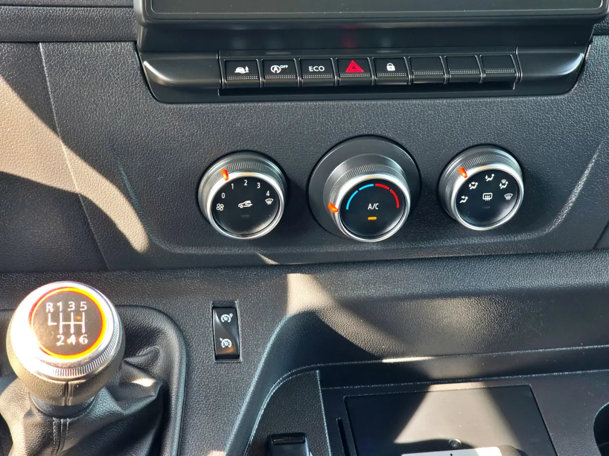 T35 2.3 dCi Lowliner - 145 Pk - Euro 6 - Airco - Cruise Control - ParkeerCamera