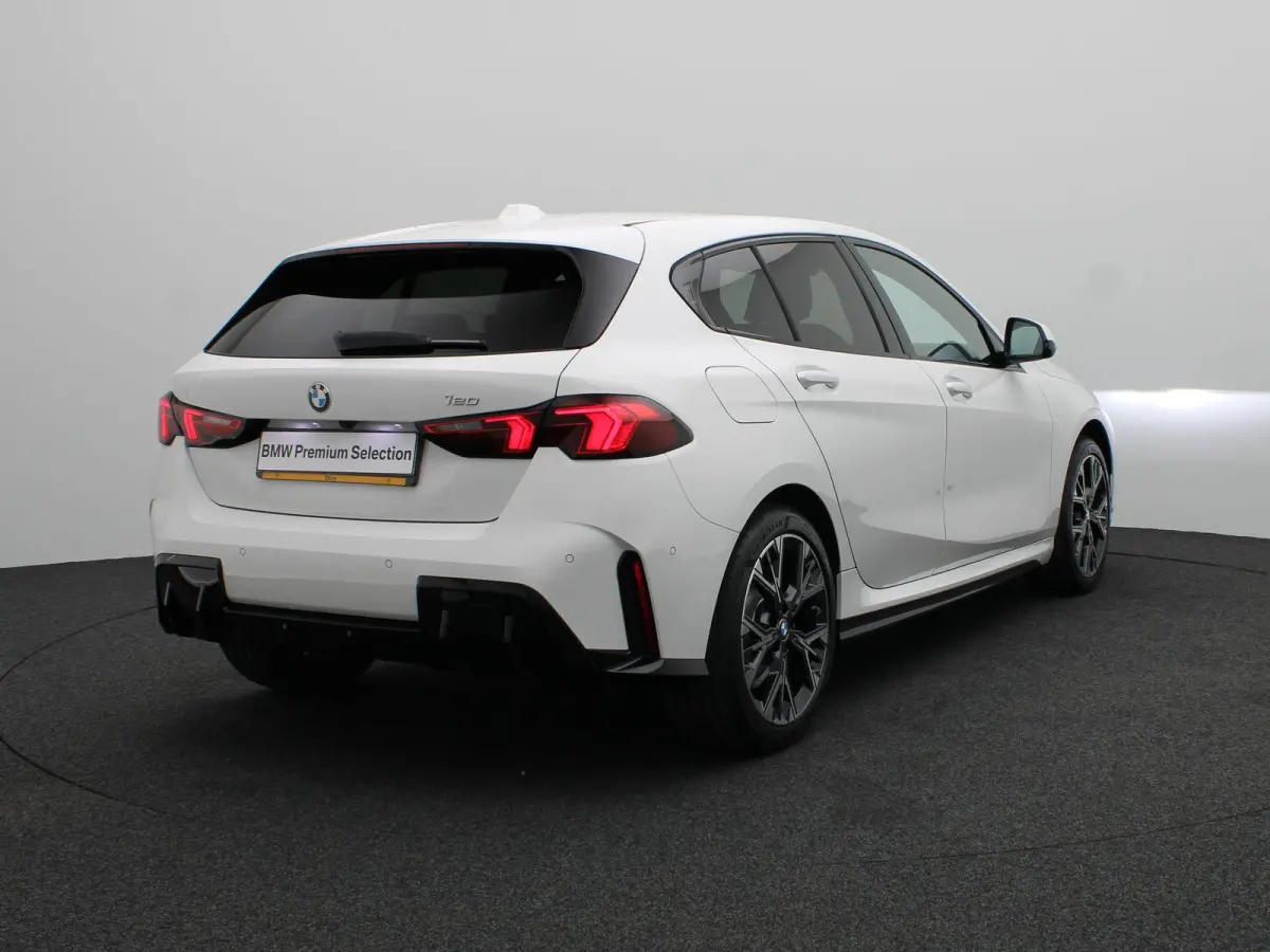 120 M Sport Design Edition | Harman Kardon | Driving Assistant |  Stuurwielverwarming | 18"