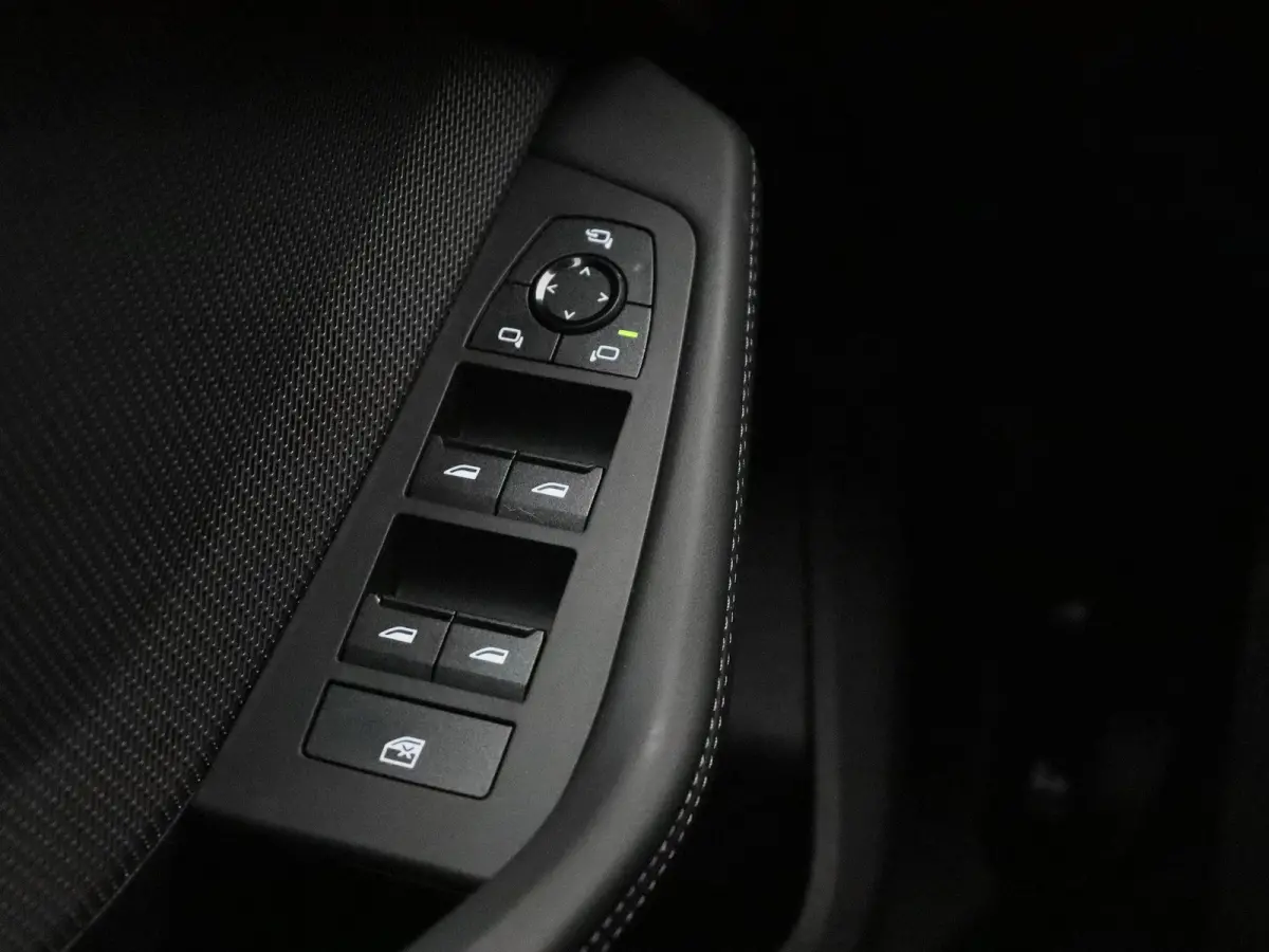 120 M Sport Design Edition | Harman Kardon | Driving Assistant |  Stuurwielverwarming | 18"