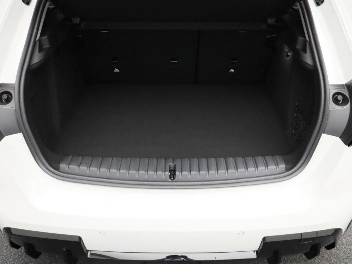 120 M Sport Design Edition | Harman Kardon | Driving Assistant |  Stuurwielverwarming | 18"