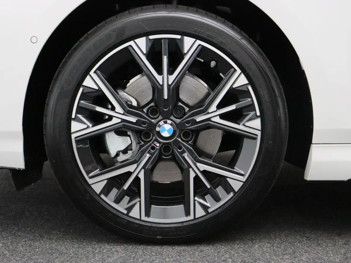 120 M Sport Design Edition | Harman Kardon | Driving Assistant |  Stuurwielverwarming | 18"