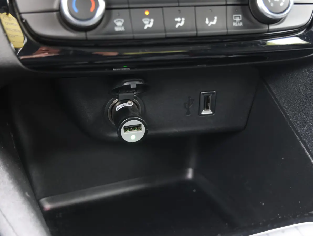 100PK Level 2 | Navigatie | Camera | Parkeersensoren | Apple en Android
