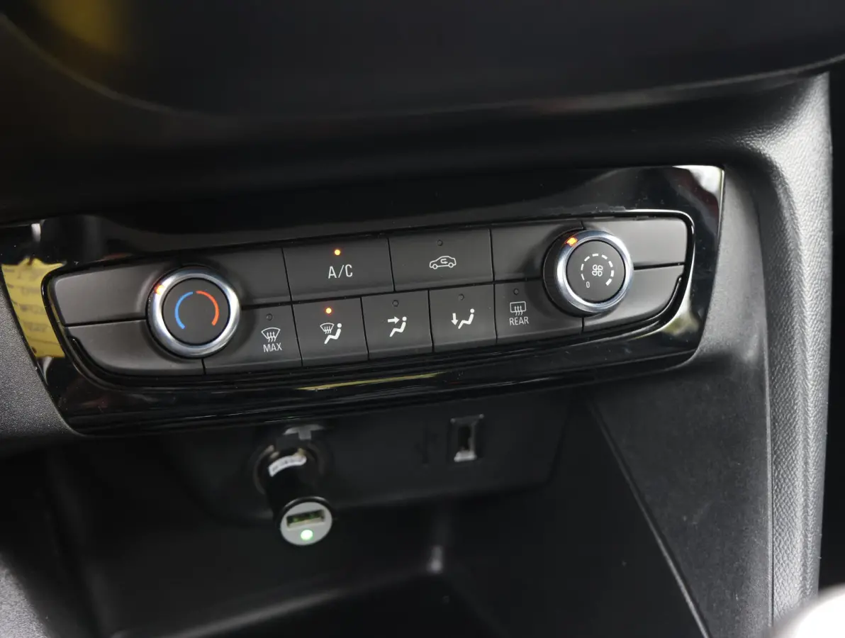 100PK Level 2 | Navigatie | Camera | Parkeersensoren | Apple en Android