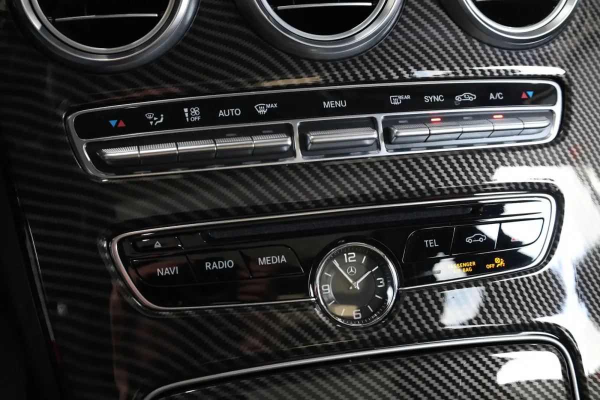 250 Prestige LED/SFEER/PANORAMADAK/LEER+S.VERWARMING/LMV/PDC/CRUISE/ECC/12 MND GARANTIE!