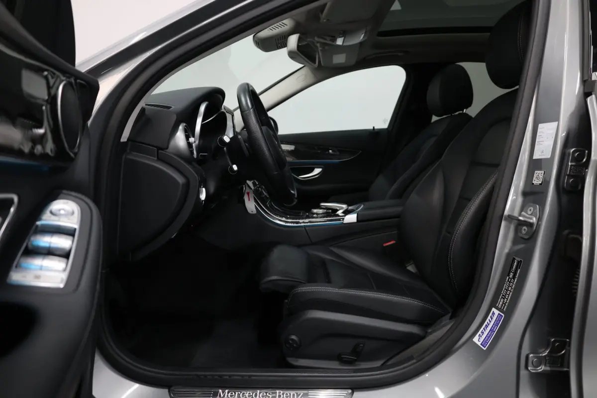 250 Prestige LED/SFEER/PANORAMADAK/LEER+S.VERWARMING/LMV/PDC/CRUISE/ECC/12 MND GARANTIE!