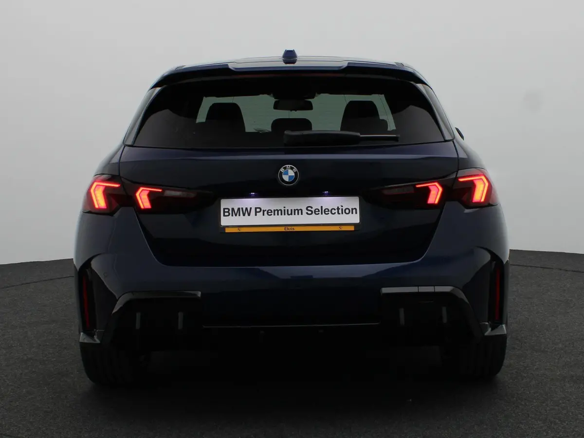 120 M Sportpakket Pro | Premium Pack | Stuurwielrand Verwarmd | Panoramadak | Harman Kardon | 19''