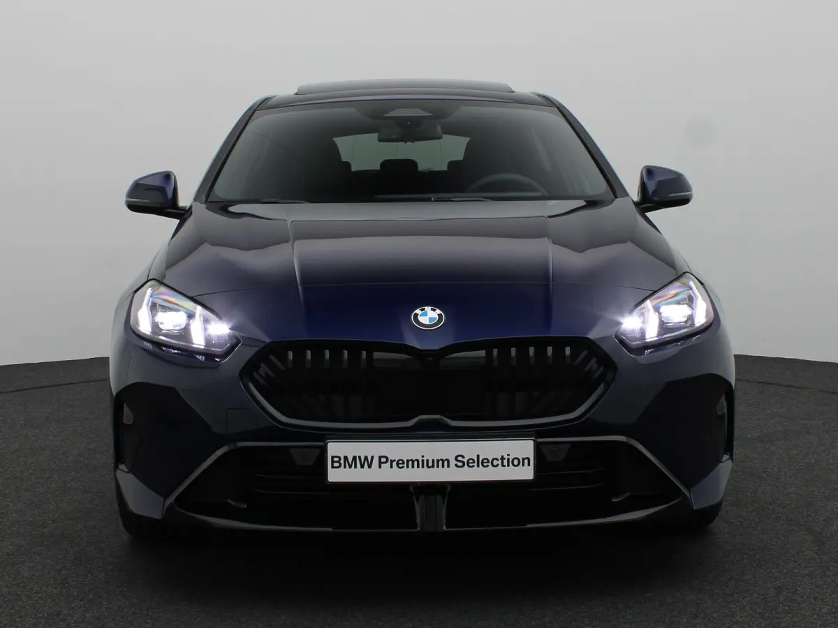 120 M Sportpakket Pro | Premium Pack | Stuurwielrand Verwarmd | Panoramadak | Harman Kardon | 19''