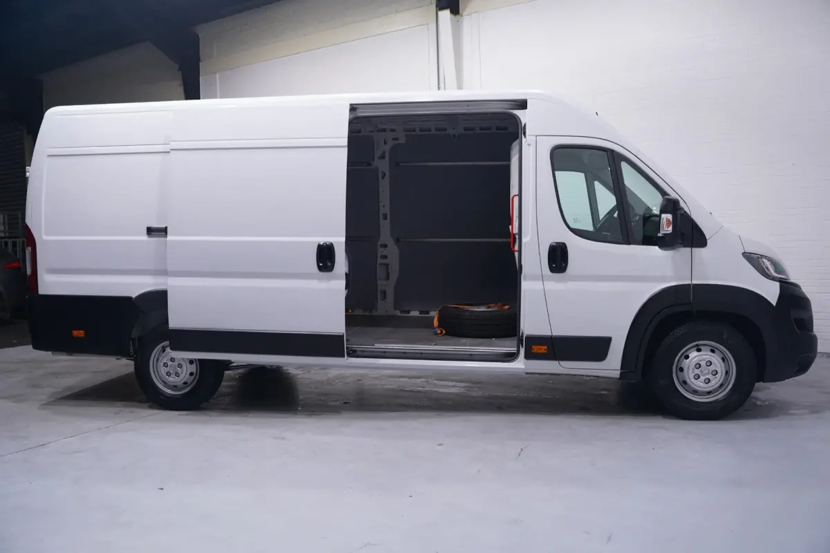 2.2 BlueHDi 165 pk L4H2 Navi, Camera Laadruimte Pakket, PDC achter, Slechts 68 dkm, 3-Zits