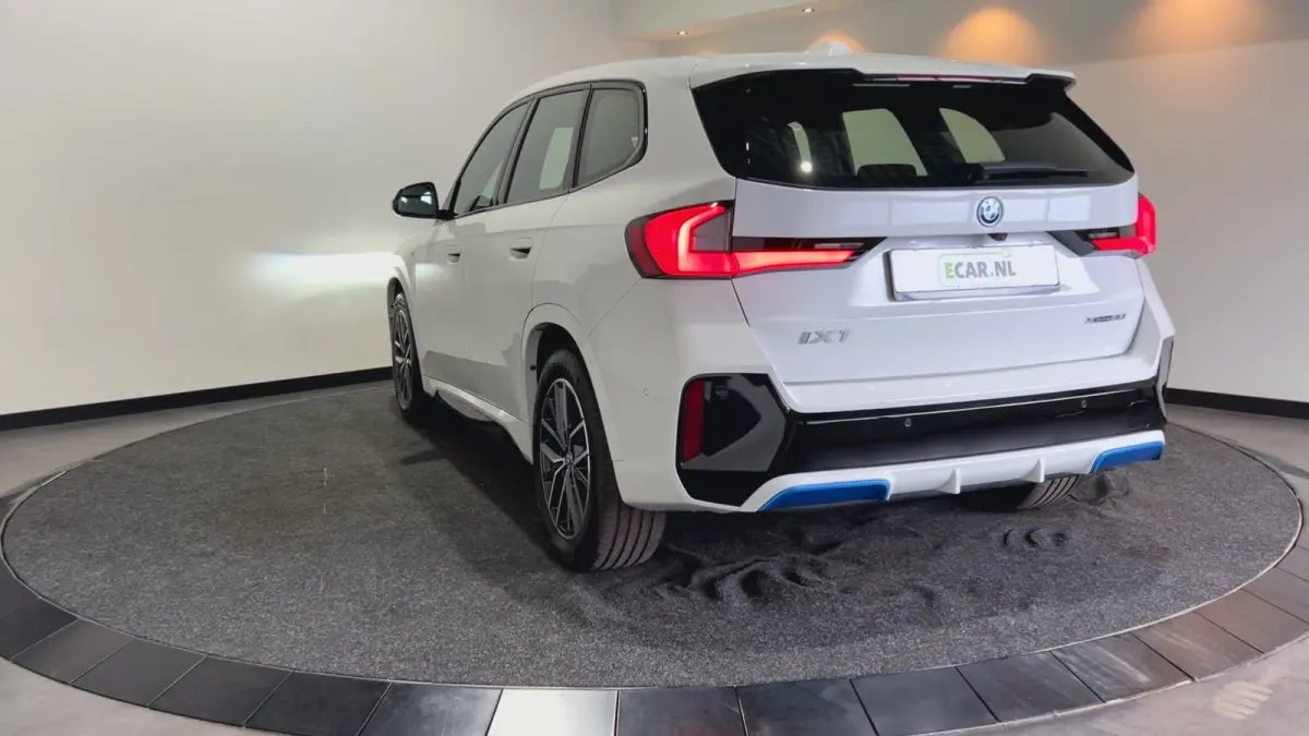 xDrive30 67 kWh M-Sport | Tot € 4.000 klantvoordeel* | SOH 98,3% | Sportstoelen | Premiumpakket