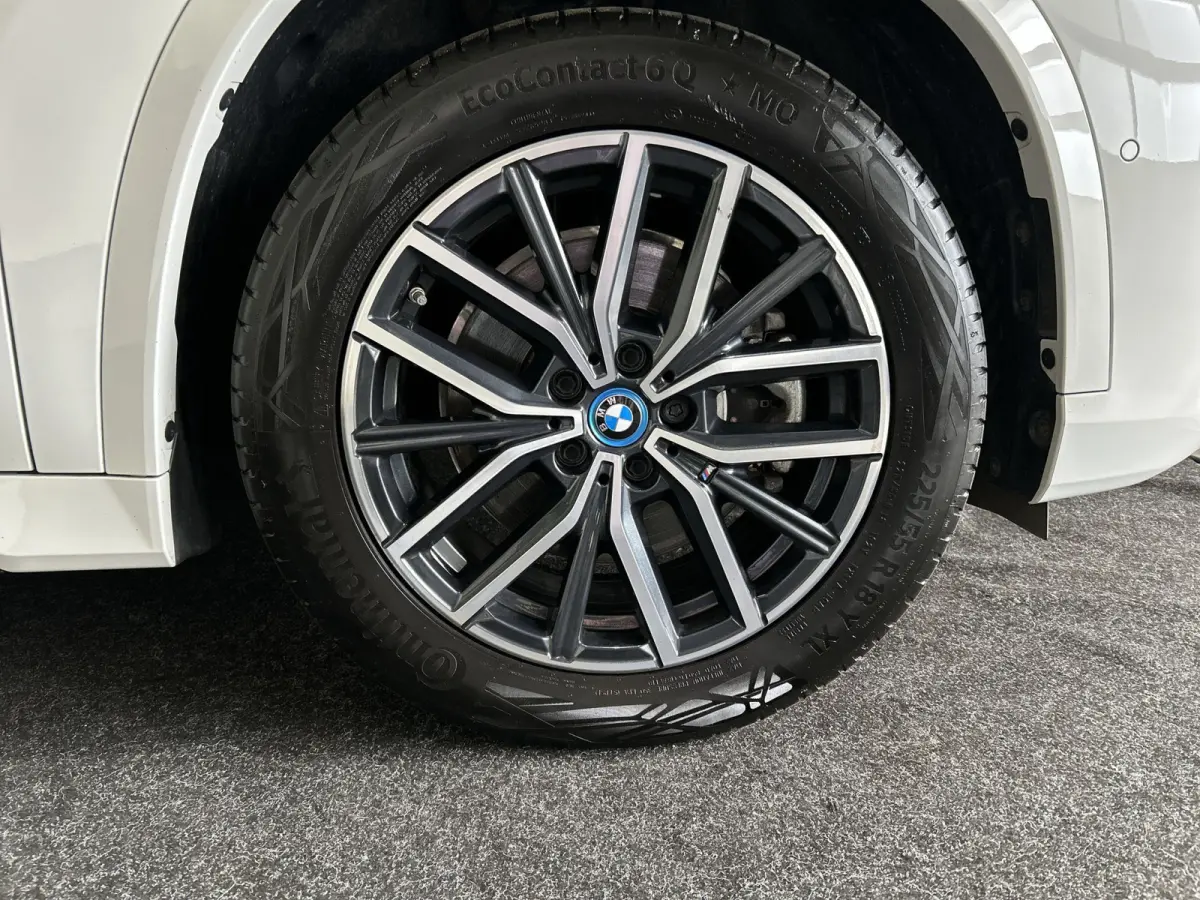 xDrive30 67 kWh M-Sport | Tot € 4.000 klantvoordeel* | SOH 98,3% | Sportstoelen | Premiumpakket