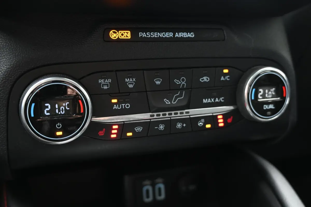 2.5 FHEV ST-Line |Geen stekker|Panoramadak|CarPlay|Stuur + stoelverwarming