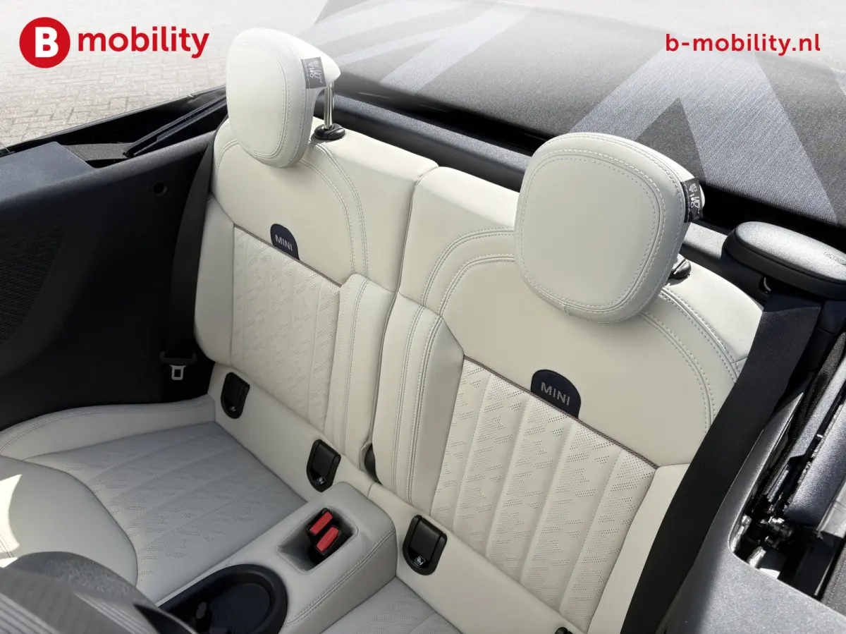 2.0 S Favoured XL Adaptive Cruise Control | 360 Camera | Massagestoel | Stuur/Stoelverwarming | DAB Audio