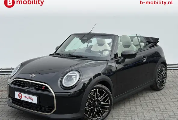 2.0 S Favoured XL Adaptive Cruise Control | 360 Camera | Massagestoel | Stuur/Stoelverwarming | DAB Audio