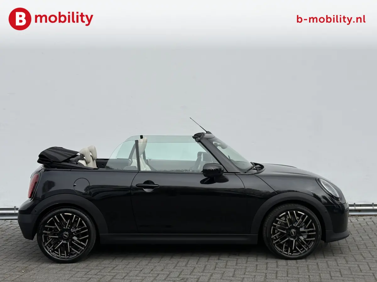 2.0 S Favoured XL Adaptive Cruise Control | 360 Camera | Massagestoel | Stuur/Stoelverwarming | DAB Audio