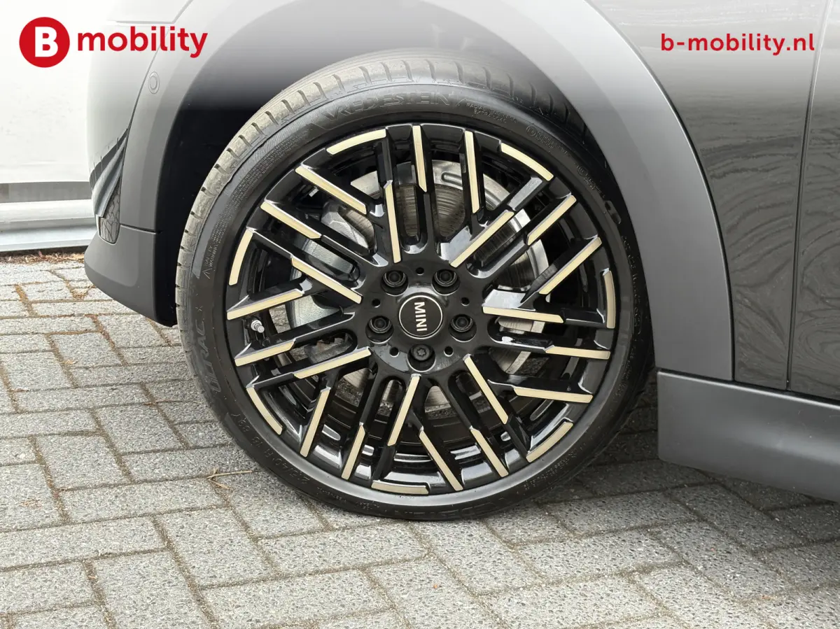 2.0 S Favoured XL Adaptive Cruise Control | 360 Camera | Massagestoel | Stuur/Stoelverwarming | DAB Audio