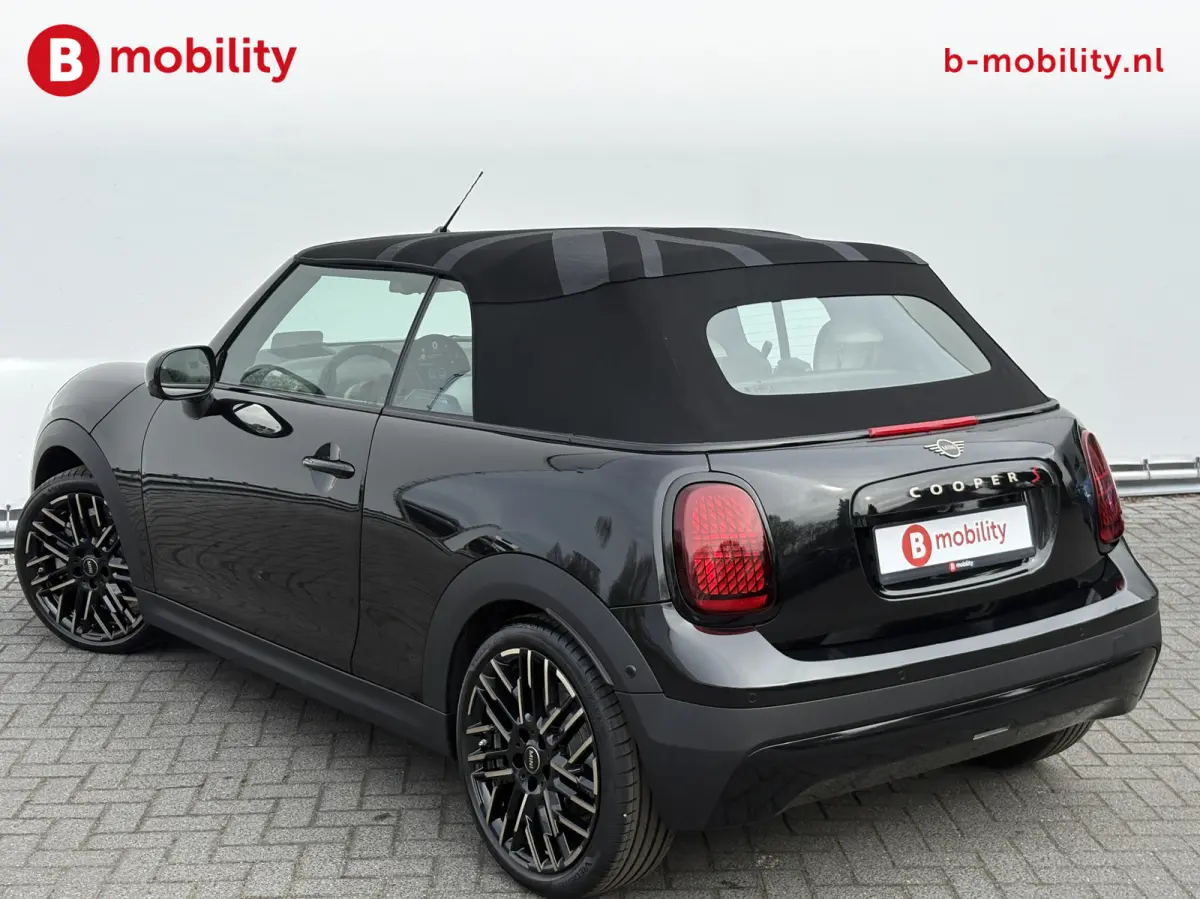 2.0 S Favoured XL Adaptive Cruise Control | 360 Camera | Massagestoel | Stuur/Stoelverwarming | DAB Audio