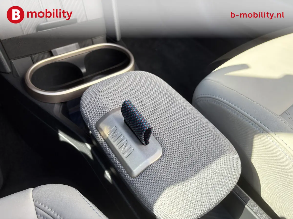 2.0 S Favoured XL Adaptive Cruise Control | 360 Camera | Massagestoel | Stuur/Stoelverwarming | DAB Audio