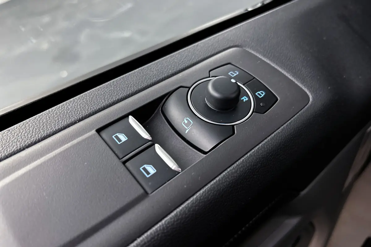 Cust. 320 L2H1 Sport 65 kWh | 2x schuifdeur | 2-zitplaatsen rechtsvoor | Stoelverwarming