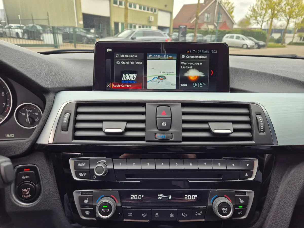 330i M Sport Elek. Trekhaak Apple CarPlay 100% Dealer onderhouden DAB+ TOP STAAT 330i Centennial High Executive