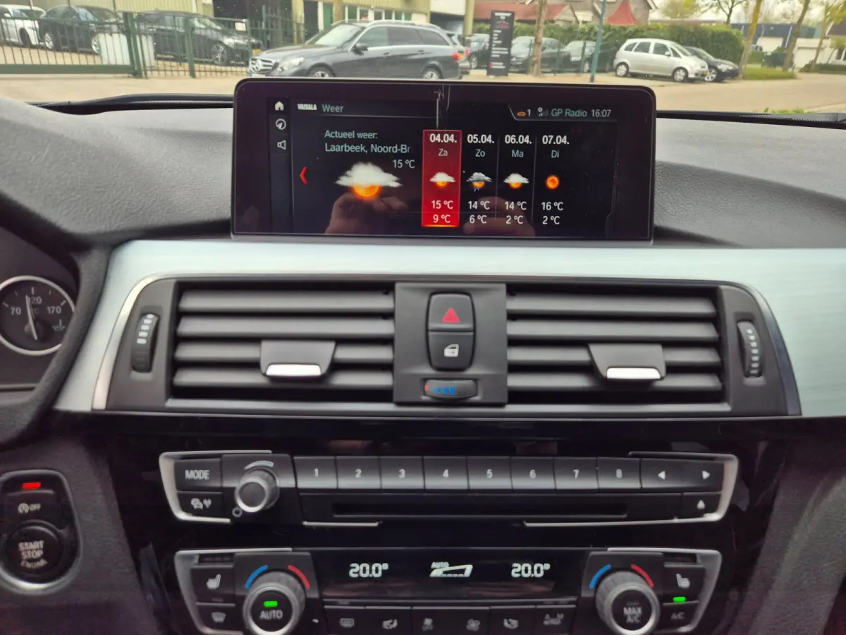 330i M Sport Elek. Trekhaak Apple CarPlay 100% Dealer onderhouden DAB+ TOP STAAT 330i Centennial High Executive