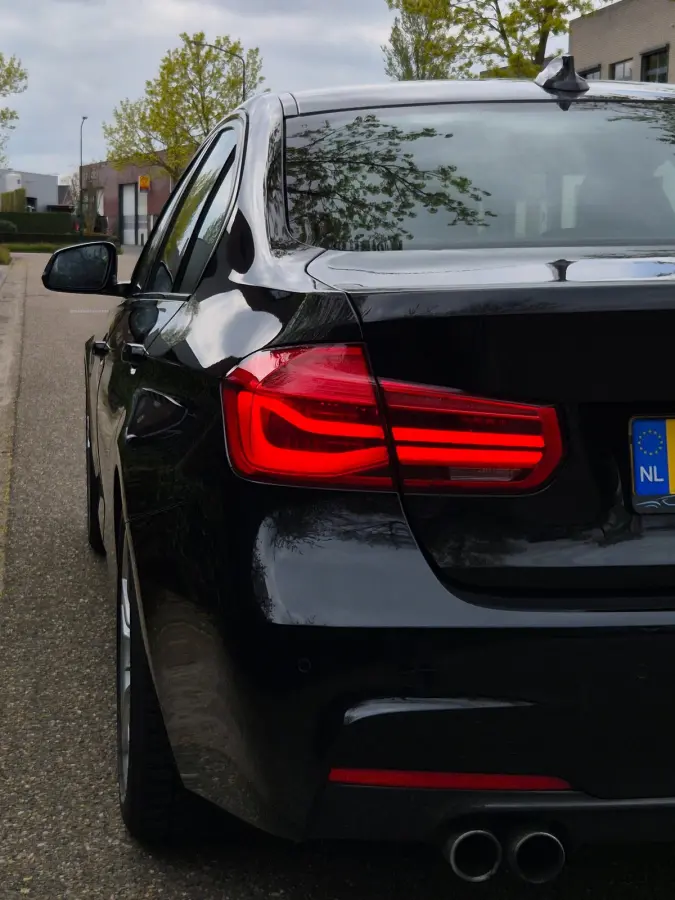 330i M Sport Elek. Trekhaak Apple CarPlay 100% Dealer onderhouden DAB+ TOP STAAT 330i Centennial High Executive