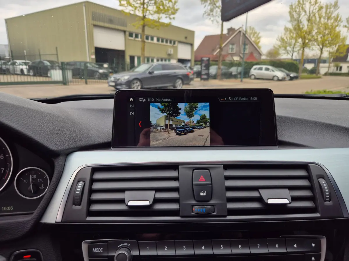 330i M Sport Elek. Trekhaak Apple CarPlay 100% Dealer onderhouden DAB+ TOP STAAT 330i Centennial High Executive