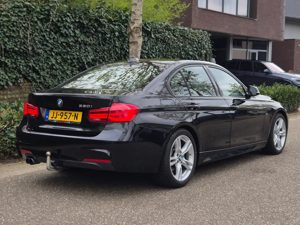 330i M Sport Elek. Trekhaak Apple CarPlay 100% Dealer onderhouden DAB+ TOP STAAT 330i Centennial High Executive