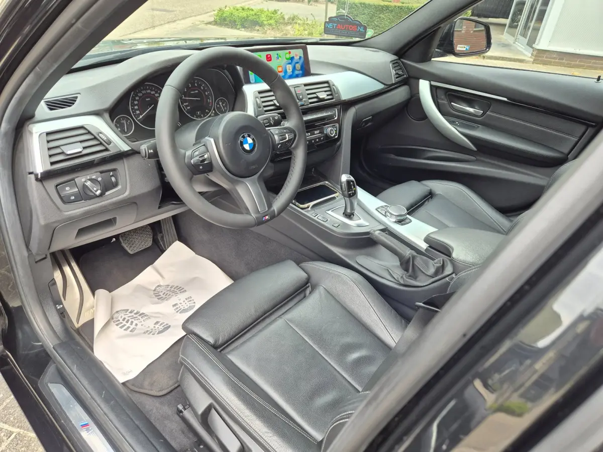 330i M Sport Elek. Trekhaak Apple CarPlay 100% Dealer onderhouden DAB+ TOP STAAT 330i Centennial High Executive