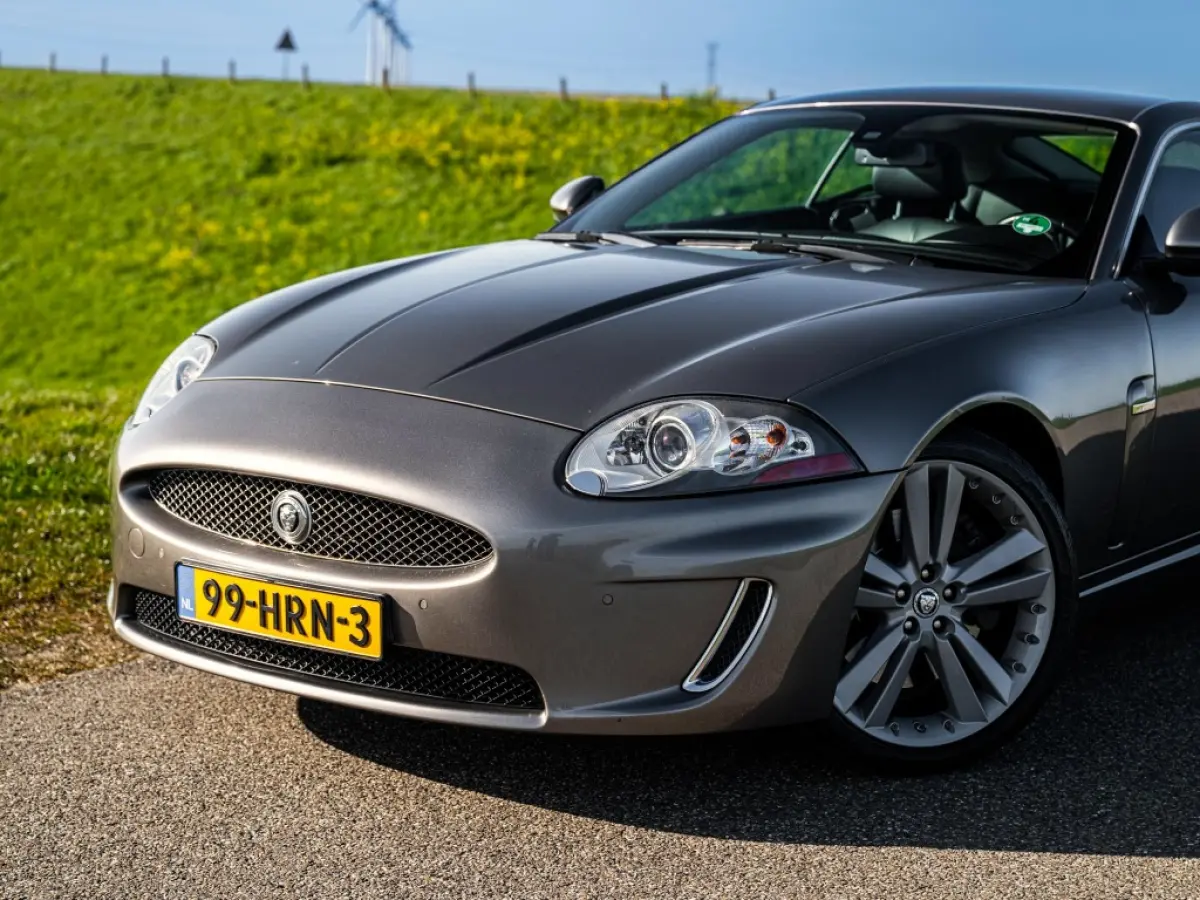 5.0 V8 Portfolio B&W ACC NL/NAP