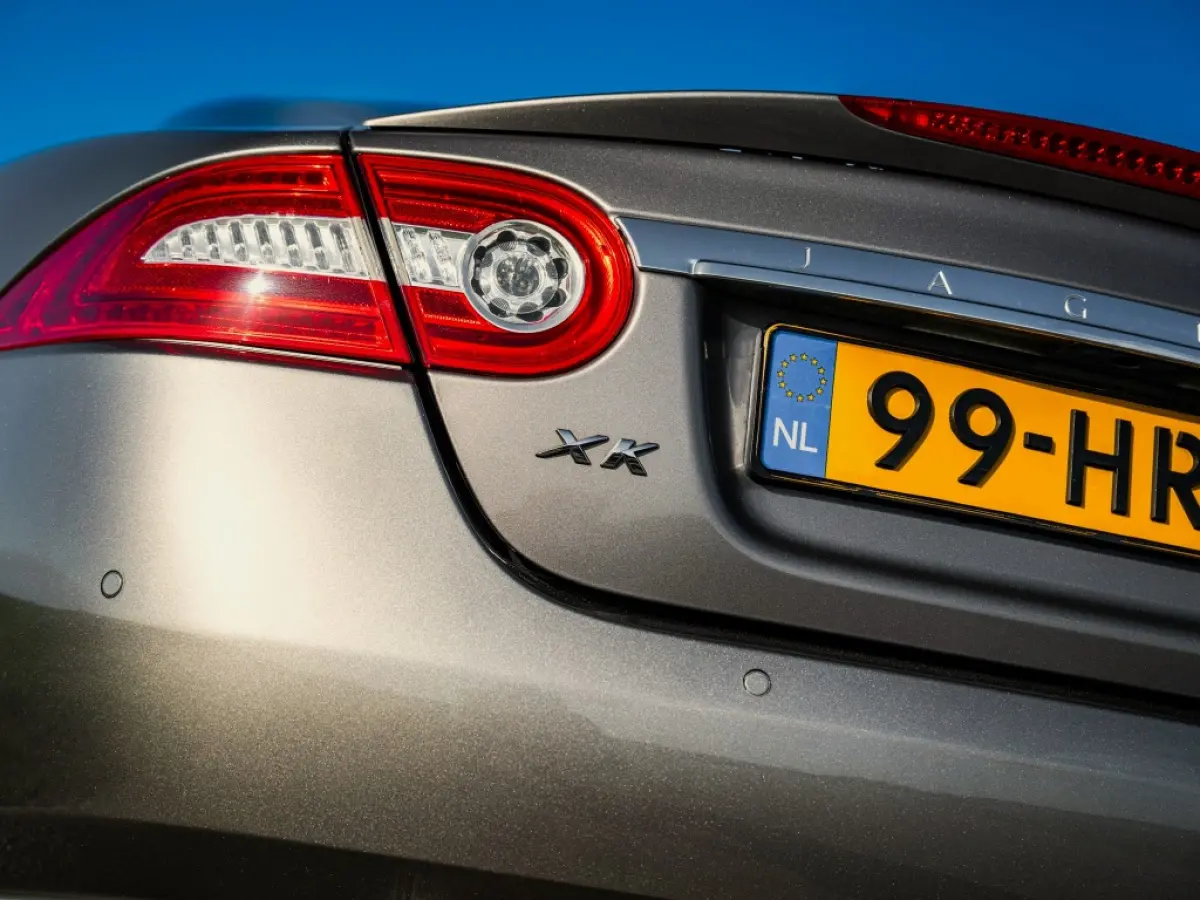 5.0 V8 Portfolio B&W ACC NL/NAP