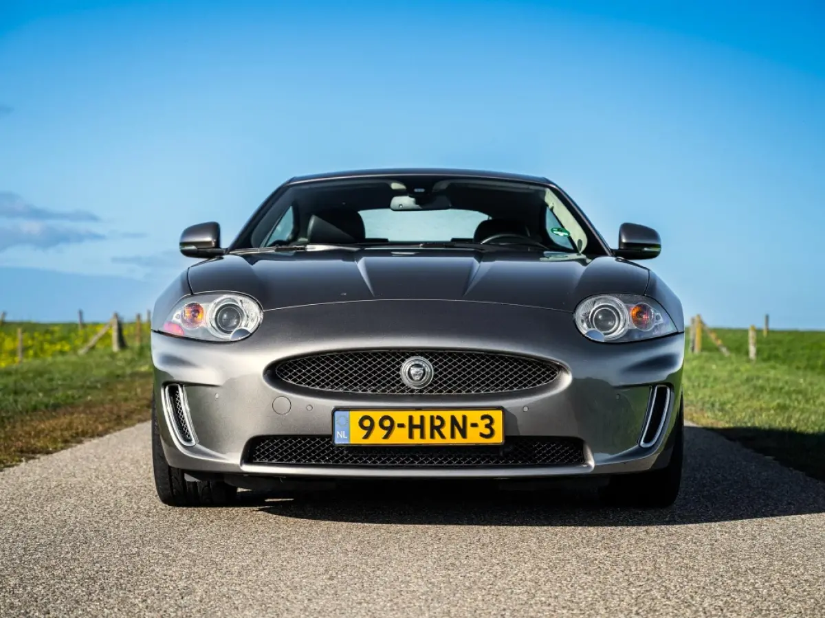 5.0 V8 Portfolio B&W ACC NL/NAP